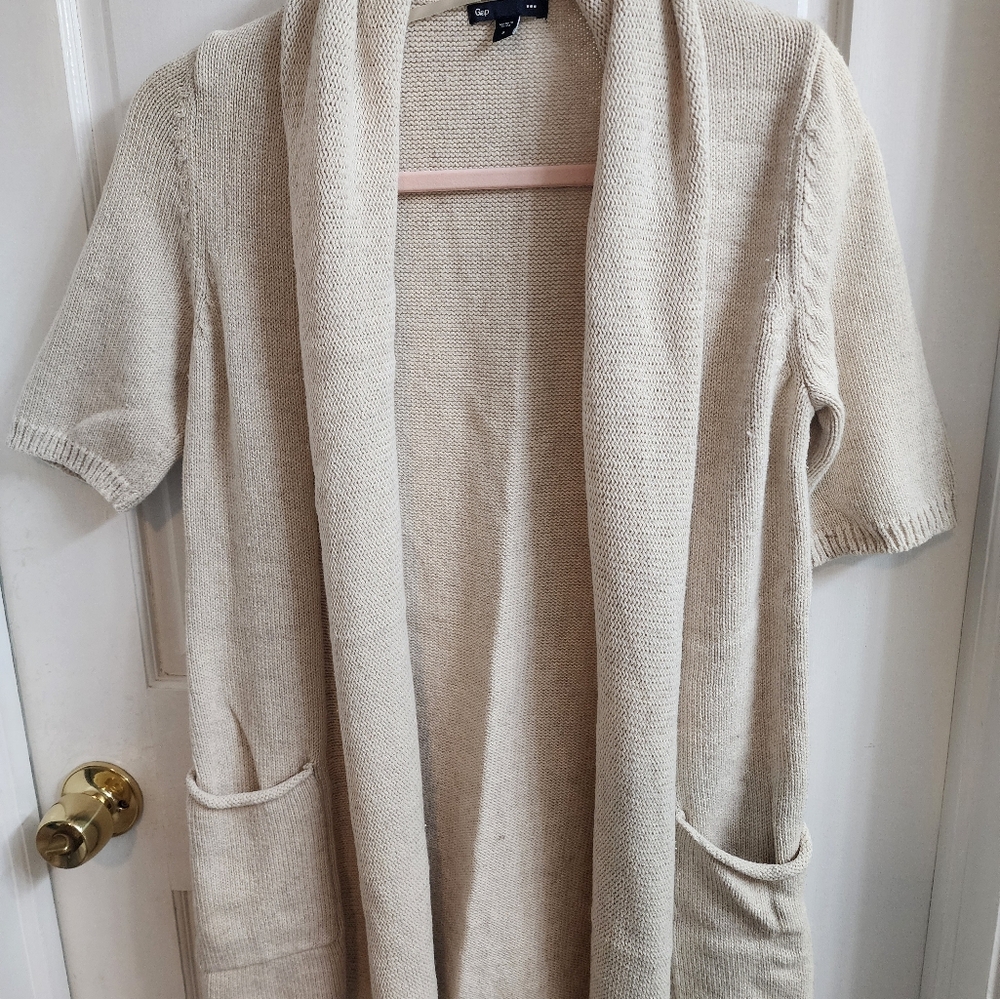 Gap short-sleeved sweater